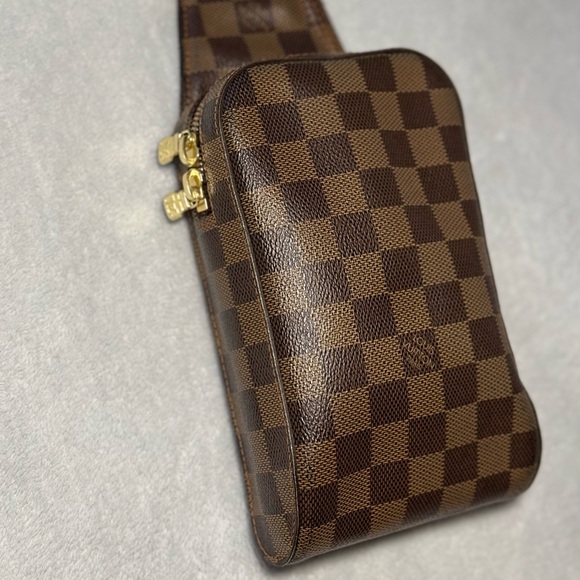Authentic Louis Vuitton Damier Ebene Geronimos Bumbag - Picture 4 of 15